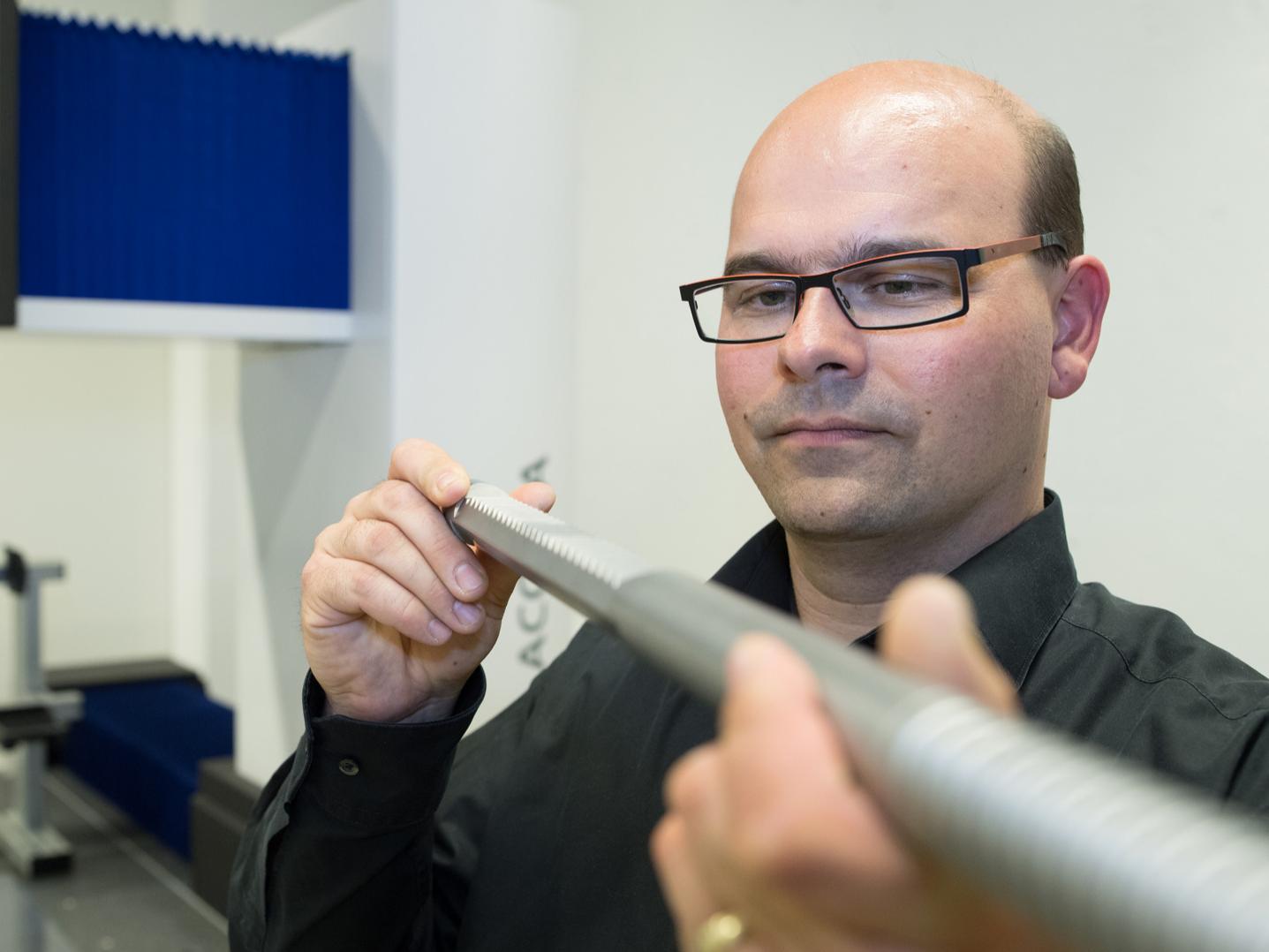 Technicien avec ZEISS LineScan