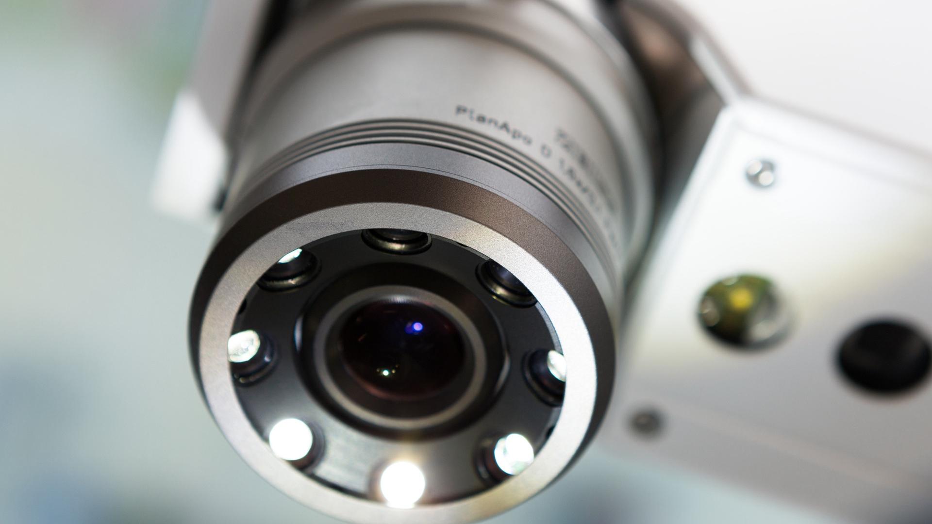 Analyses industrielles à l'aide de microscopes