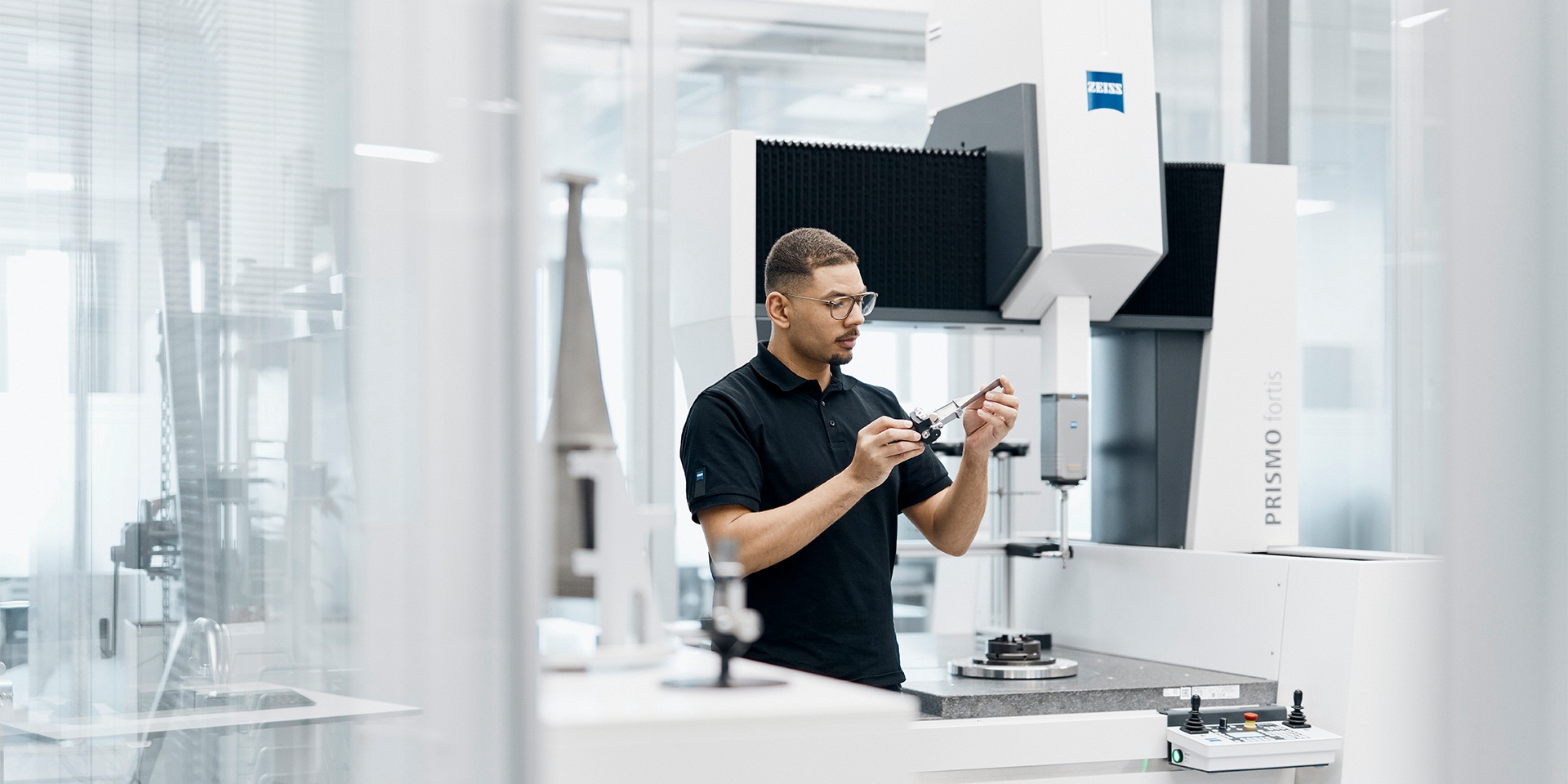 Une nouvelle ère commence avec ZEISS PRISMO fortis
