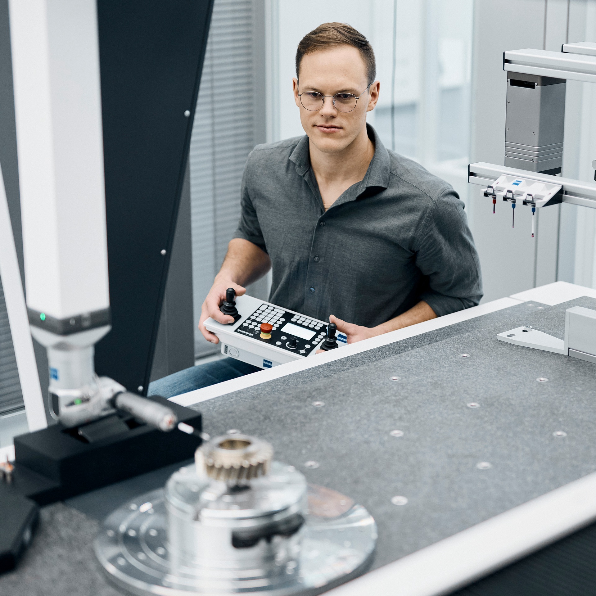 Vitesse et ZEISS VAST Rotary Table Axis en option