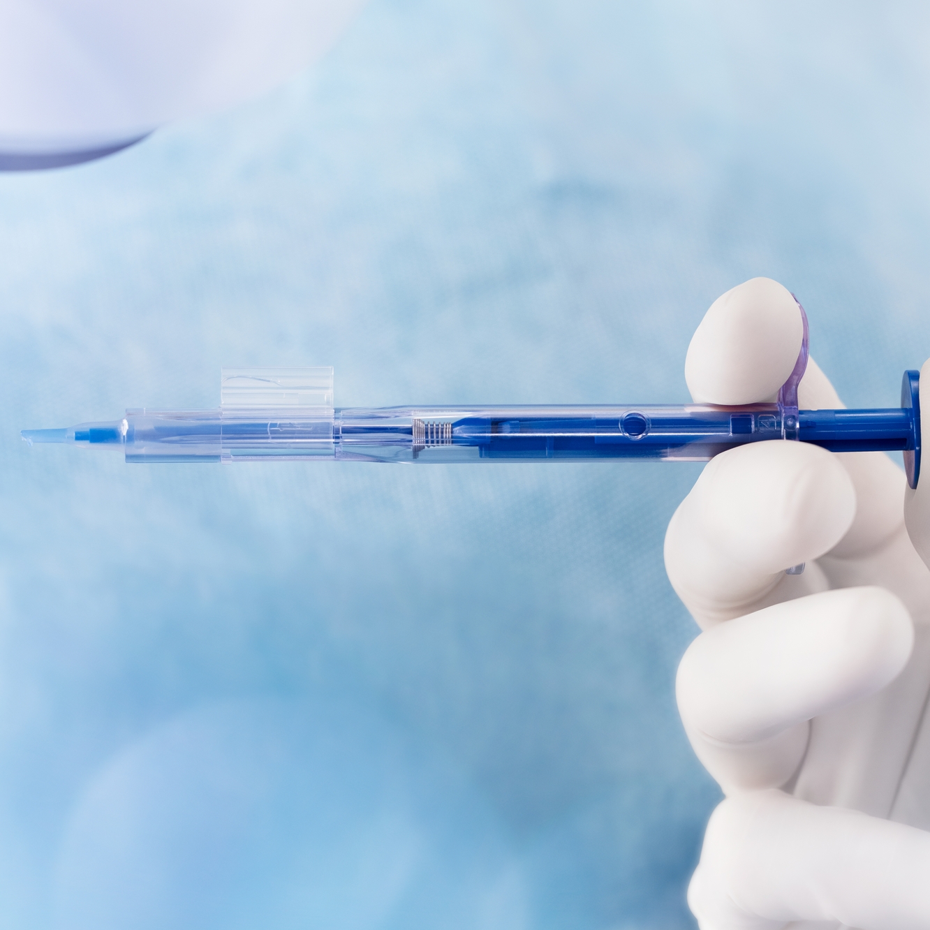 Injection cohérente et contrôlée avec un déploiement en douceur de la LIO.