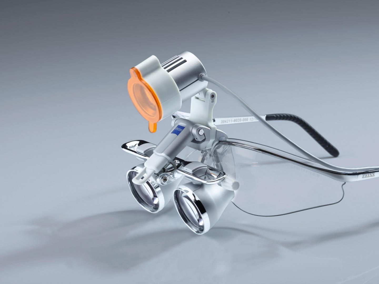 Loupes médicales ZEISS EyeMag