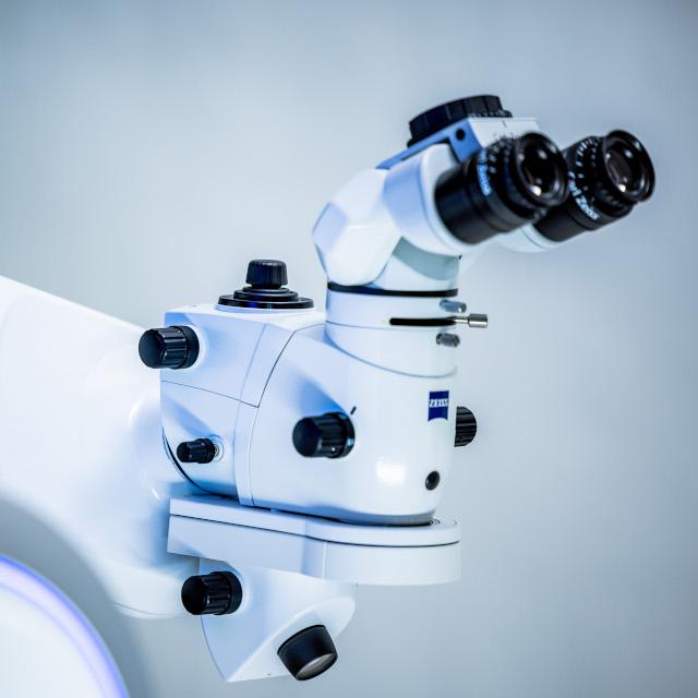 Microscope opératoire intégré 