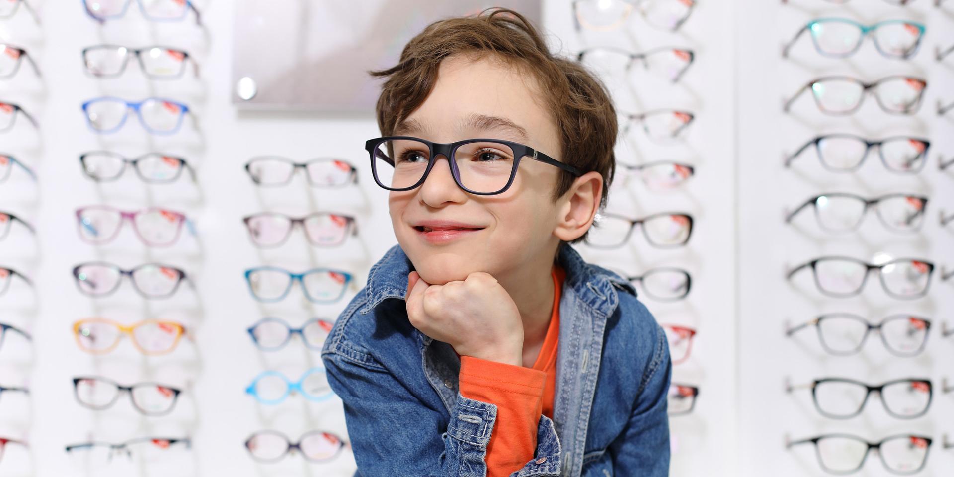 Des montures de lunettes adaptees aux enfants
