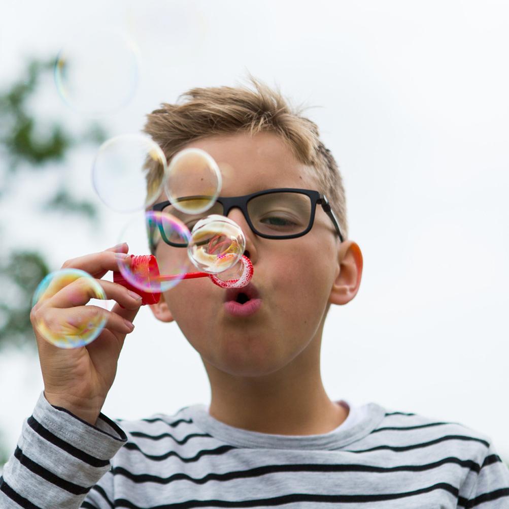 Les enfants ont besoin de bonnes lunettes