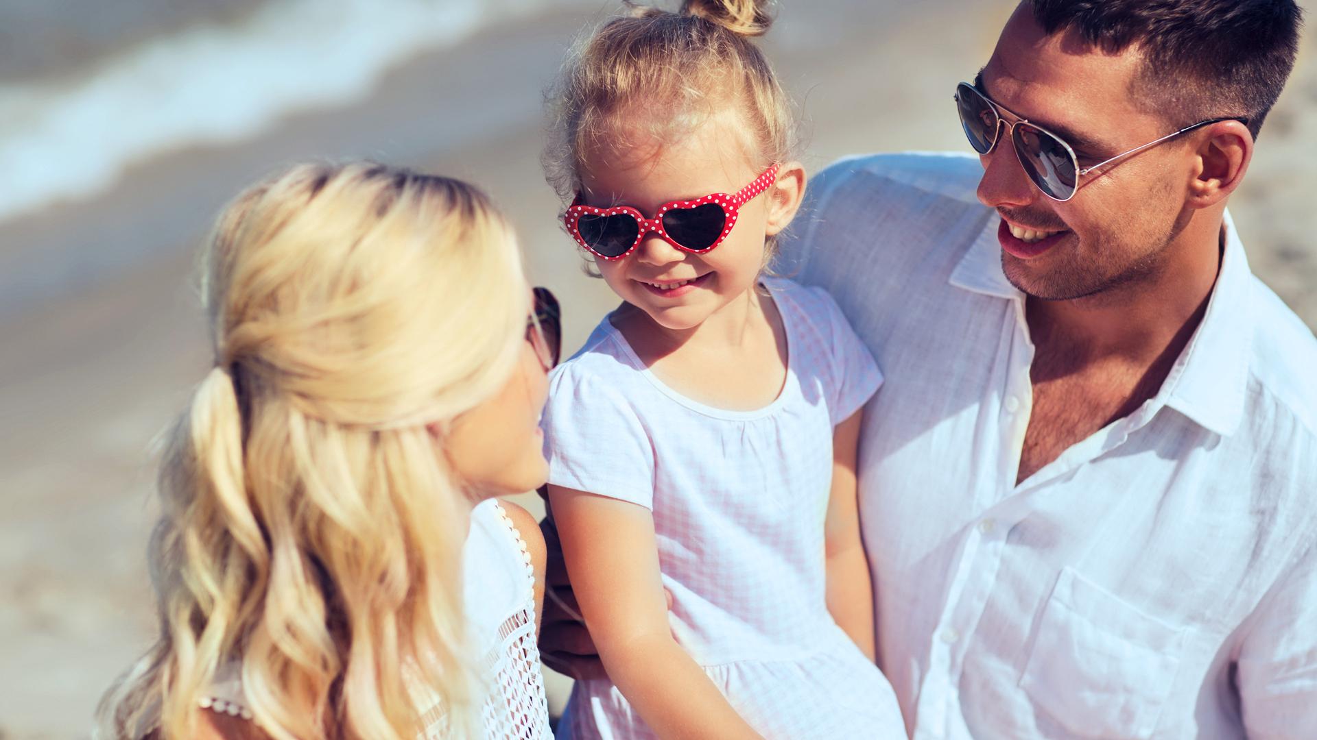 Plus qu’un accessoire de mode : la protection solaire pour les yeux d'enfants 