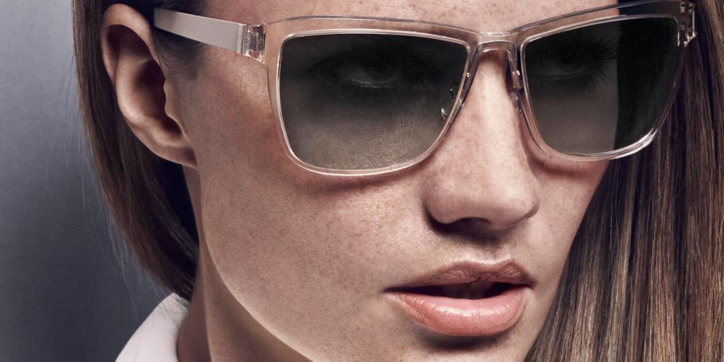 Simplicite et elegance les montures de lunettes de LINDBERG et les verres solaires de ZEISS le