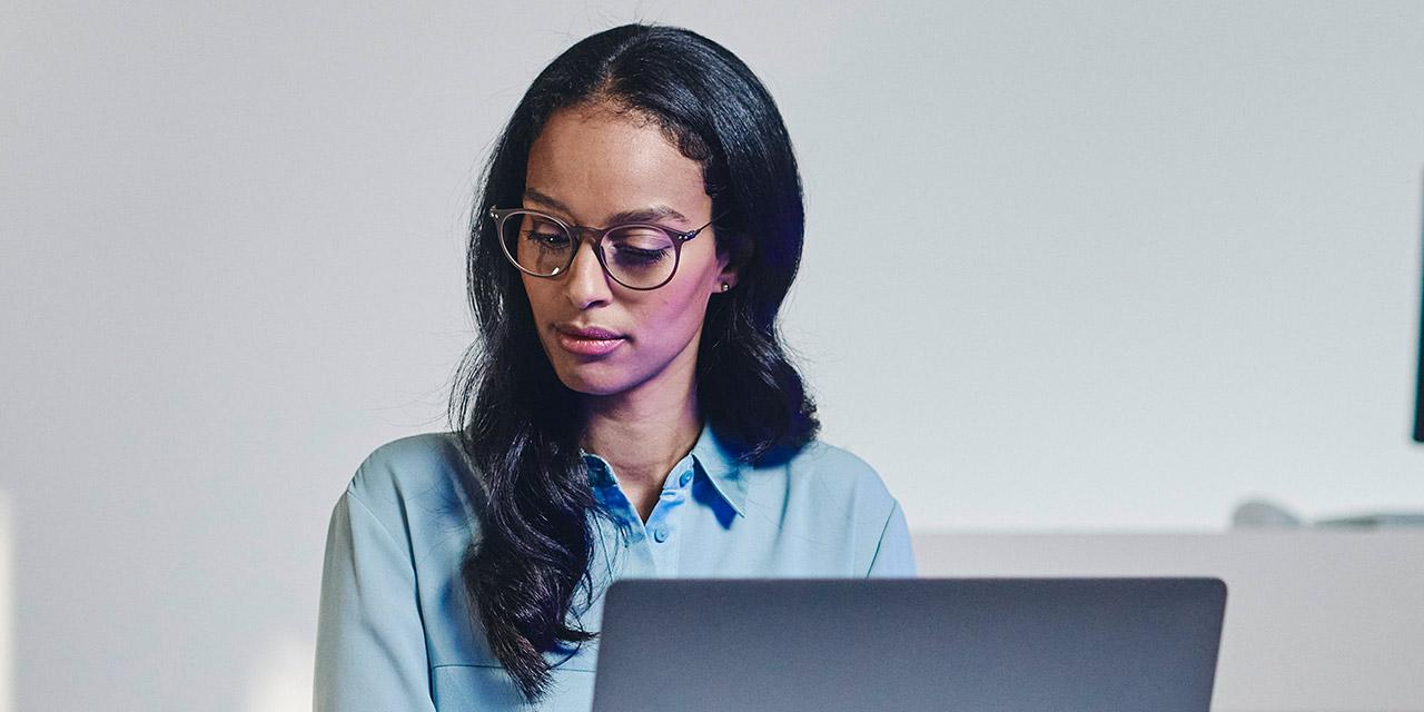 Lunettes pour ordinateur : Protégez vos yeux pendant le travail