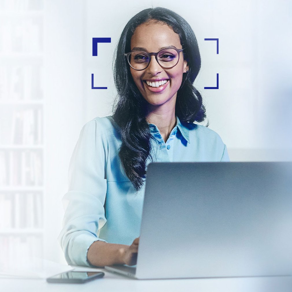 femmes avec des verres de bureau ZEISS